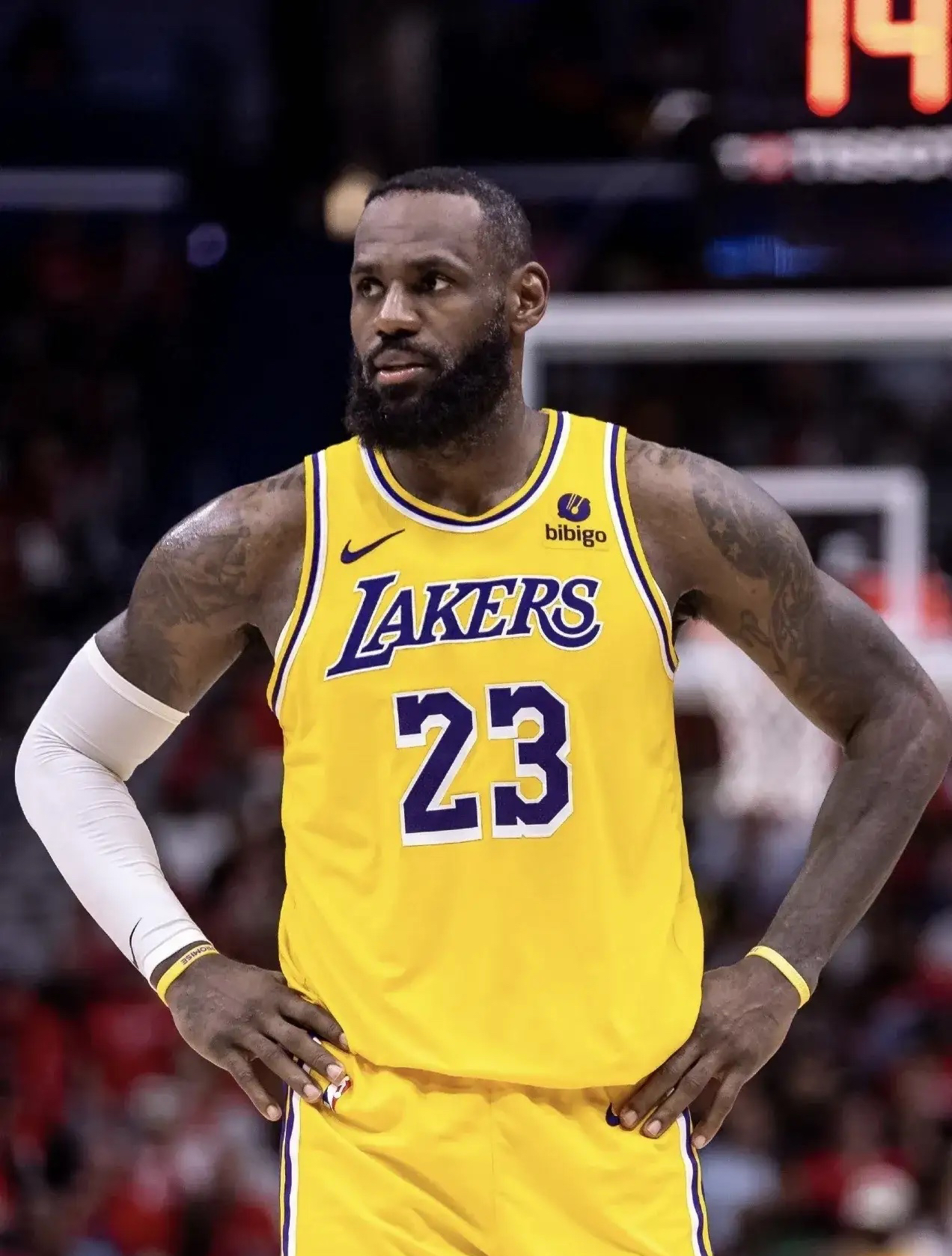 关于NBA常规赛冲刺阶段走向成谜；多特蒙德止住颓势；球迷炸锅；细节决定成败的信息