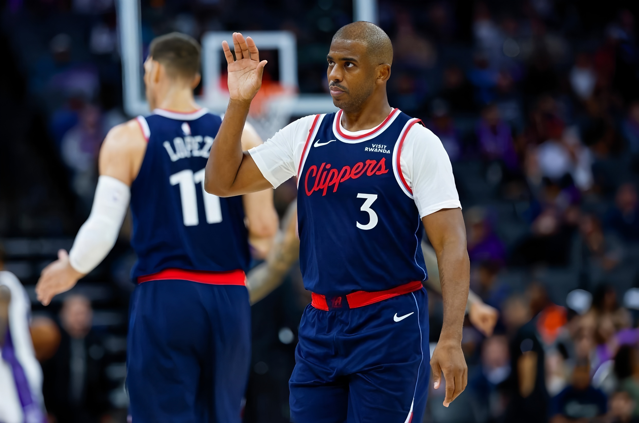 关于NBA常规赛冲刺阶段走向成谜；多特蒙德止住颓势；球迷炸锅；细节决定成败的信息